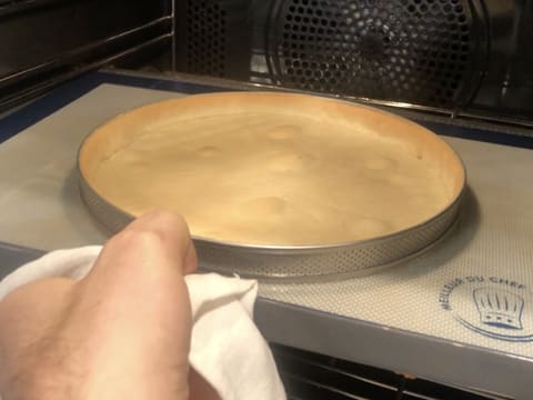 Tarte à la fraise sur son moelleux noisette - 40