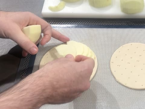 Tarte fine aux pommes caramélisées - 7