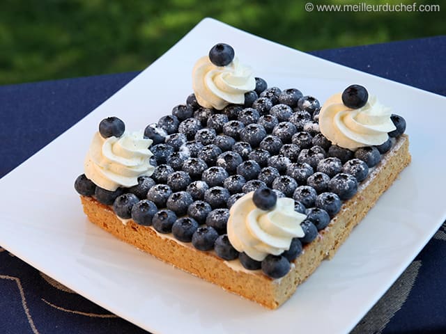 Tarte aux myrtilles fraîches et chantilly