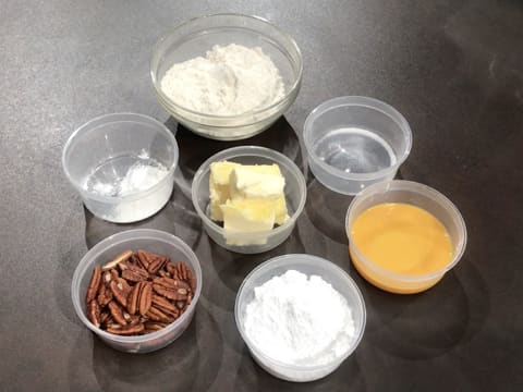 Tous les ingrédients pour la réalisation de la pâte sablée à la noix de pécan