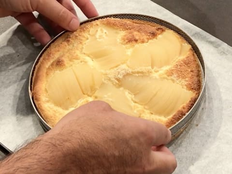 Décerclage de la tarte aux poires