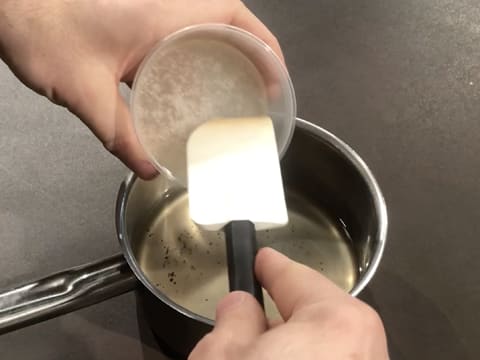 Ajout gélatine hydratée dans casserole