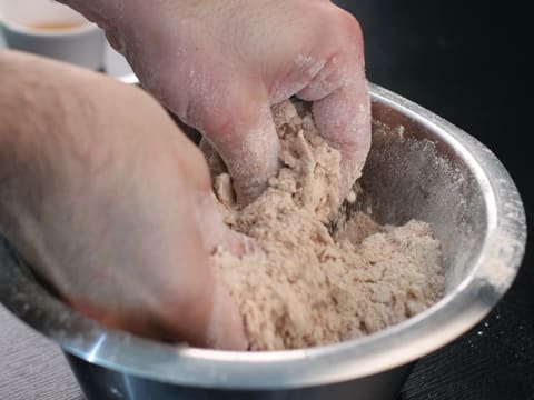 Tartelette aux pommes façon spéculoos et dôme en chocolat - 7