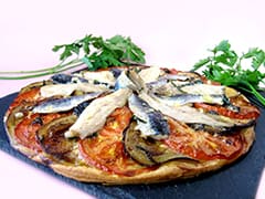 Tarte tiède aux sardines et aubergines