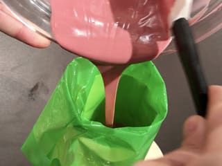 Tempérage du chocolat de couverture Ruby (méthode rapide par ensemencement)