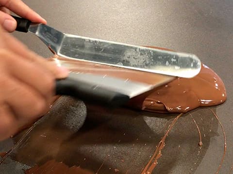 Tempérage du chocolat de couverture lait (méthode traditionnelle) - 5