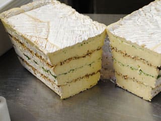 Terrine de Brie de Meaux aux noix et herbes fraiches