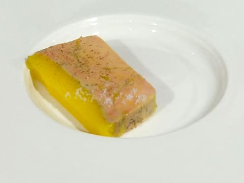 Terrine de foie gras mi-cuit et son chutney d'échalotes et raisins - 65