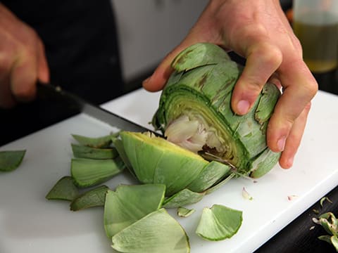 Tourner des fonds d'artichaut - La recette avec photos - Meilleur