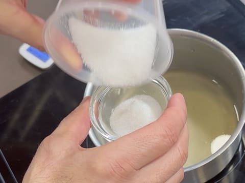 Truite confite basse température, mousseline de topinambour et tuile dentelle - 40