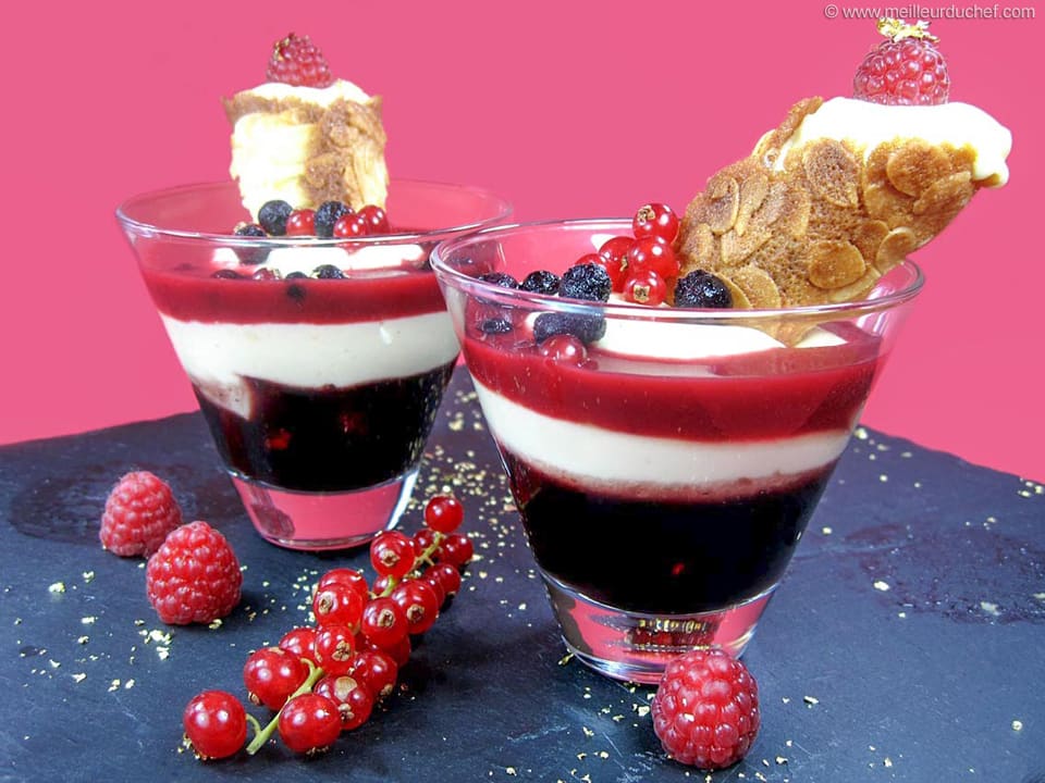 Verrine de fruits rouges - Notre recette illustrée - MeilleurduChef.com
