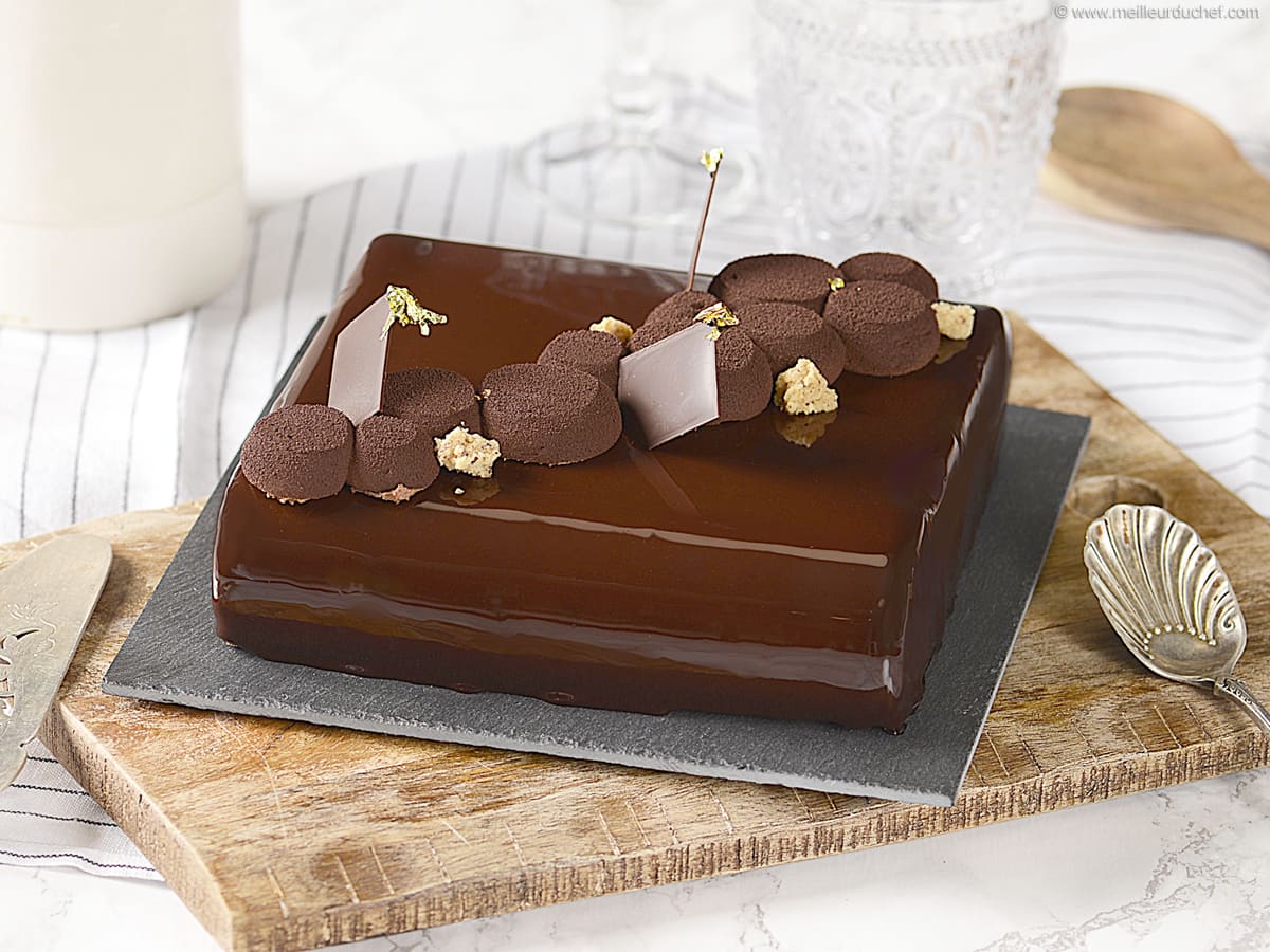 https://files.meilleurduchef.com/mdc/photo/recipe/all-chocolate-entremets/all-chocolate-entremets-1200.jpg