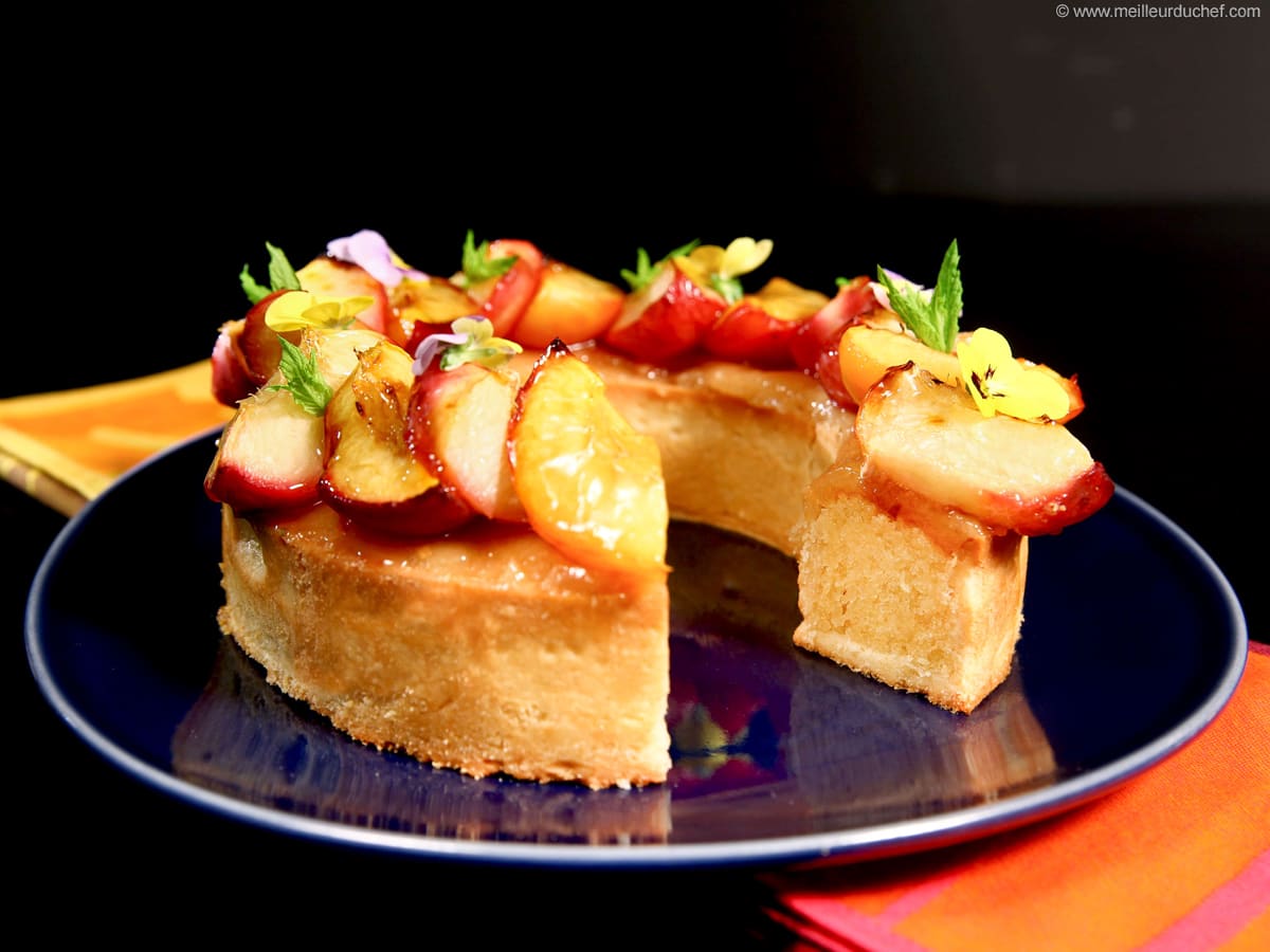 https://files.meilleurduchef.com/mdc/photo/recipe/almond-nectarine-tart/almond-nectarine-tart-1200.jpg