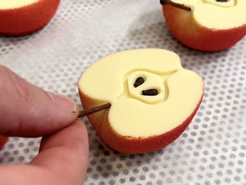 Apple & Caramel Mini Entremets - 112