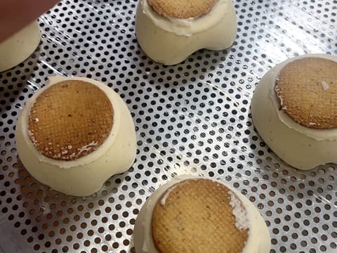 Apple & Caramel Mini Entremets - 94