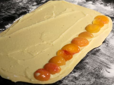 Apricot Brioche Chinois - 30