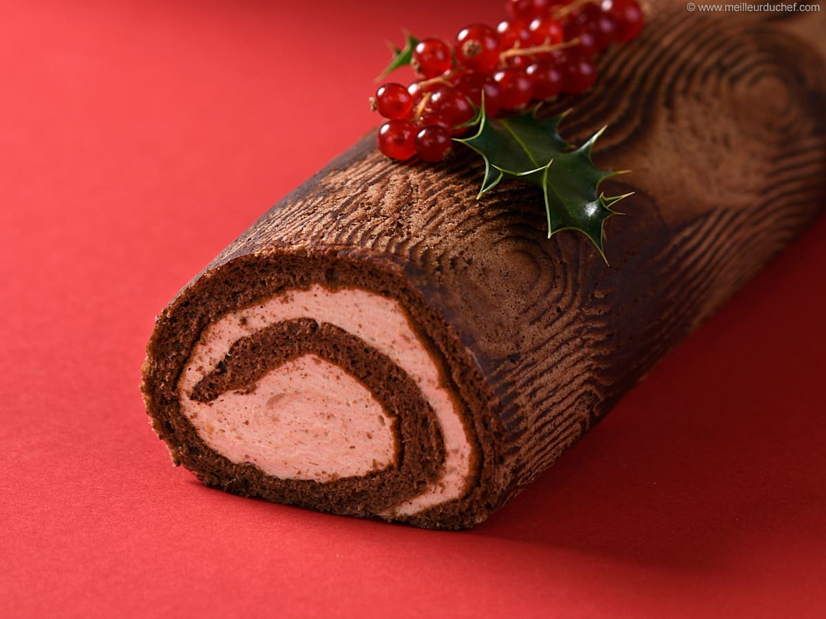Gingerbread Cake Roll with Eggnog Cream