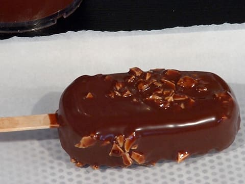 Chocolate Ice Cream Bars with a Crunchy Heart - 41