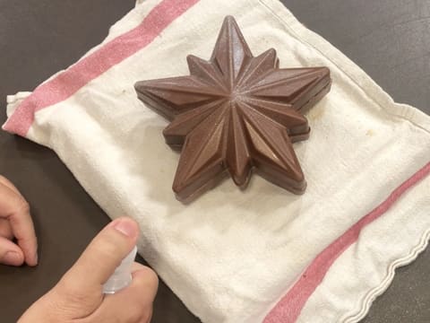 Chocolate Christmas Stars with Praliné & Caramel - 122