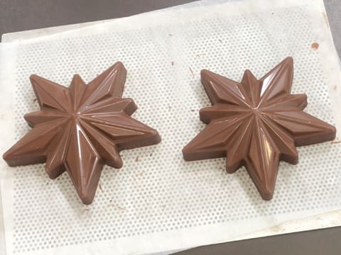 Chocolate Christmas Stars with Praliné & Caramel - 60