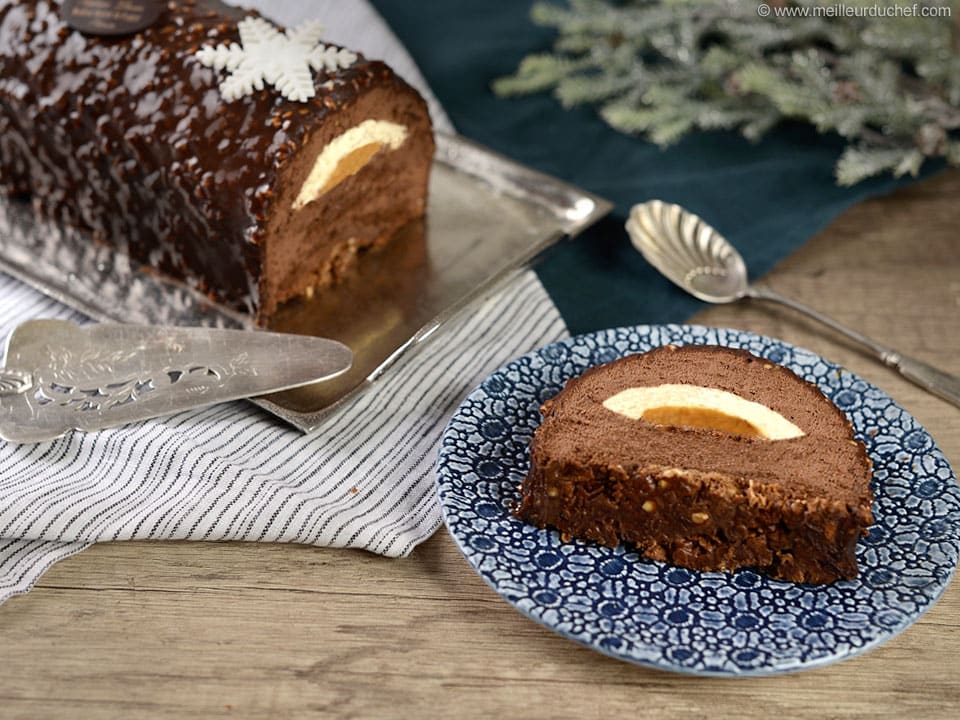 Delicious Christmas Yule Log Sheet Cake - Baking with Blondie