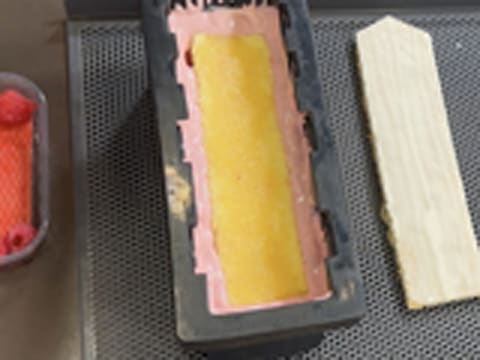 Raspberry & Pistachio Christmas Yule Log - 60