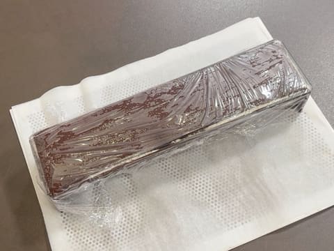 Pineapple, Coconut & Black Sesame Praline Christmas Yule Log - 140