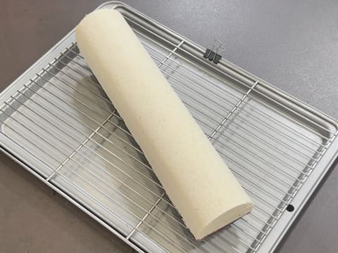 Pineapple, Coconut & Black Sesame Praline Christmas Yule Log - 170