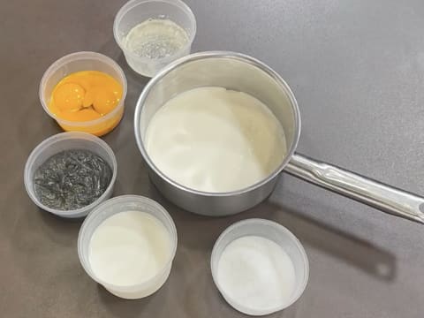 Pineapple, Coconut & Black Sesame Praline Christmas Yule Log - 48