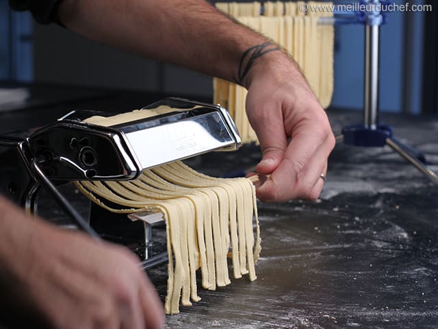 Cutting pastas