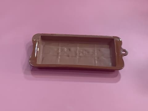 Dubai Milk Chocolate Bar with Pistachios - 23