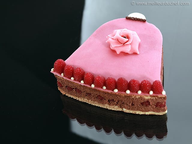 Order Tune of Jingle Bell Cake Online, Price Rs.1415 | FlowerAura