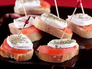 Fresh goat cheese and tomate tapas