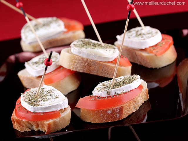 Fresh goat cheese and tomate tapas