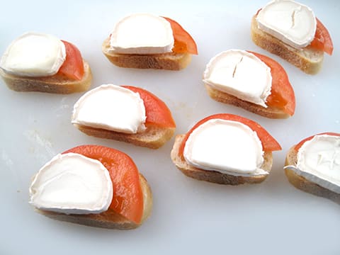 Fresh goat cheese and tomate tapas - 6