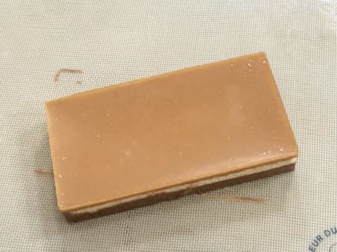 Hazelnut & Caramel Tablet Entremets - 110