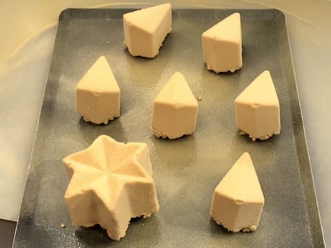 Lemon & Salted Caramel Star Entremets - 134