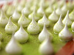 Meringue Decorations with Coloured Sugar