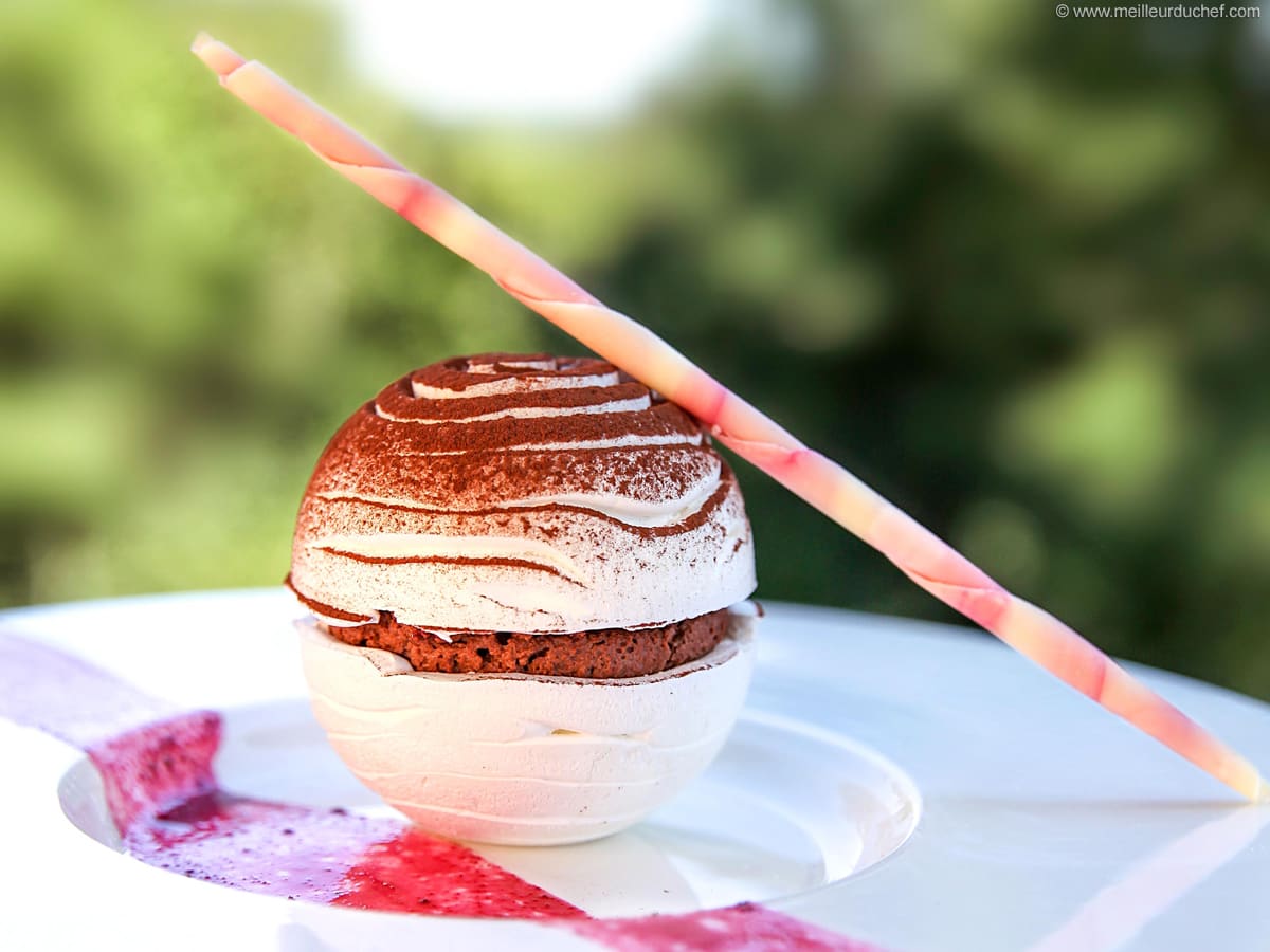 Meringue Spheres With Chocolate Mousse Ginger Cherry Compote Recipe With Images Meilleur Du Chef