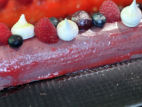 Mini Yule Logs with Red Berries - Recipe with images - Meilleur du Chef