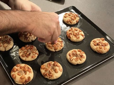 Peanut & Salted Butter Caramel Cookies - 40