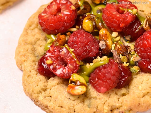 Pistachio & Raspberry Cookies