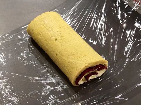 Raspberry Cake Roll - 80