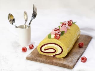 Raspberry Cake Roll Recipe With Images Meilleur Du Chef