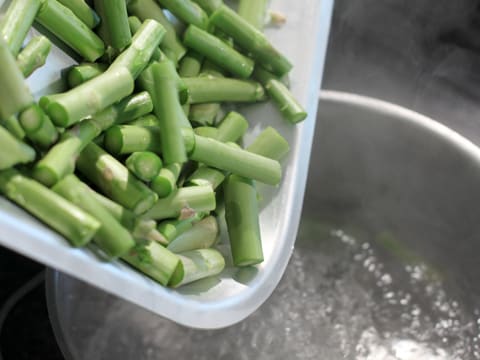 Scrambled Eggs & Green Asparagus Espuma - 4