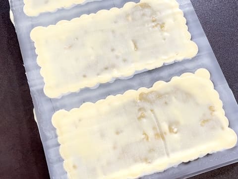 White Chocolate Bars with Pistachio Filling - 53