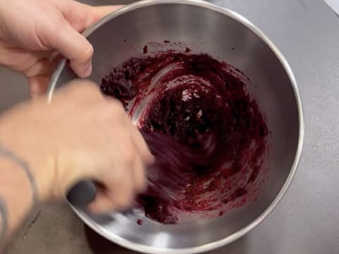 Entremets Albero di Natale con ribes rosso, ribes nero e vaniglia - 110