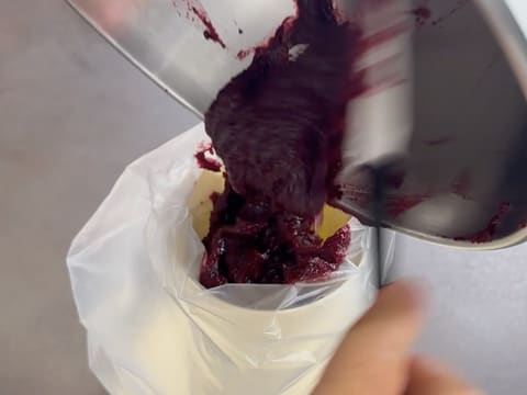 Entremets Albero di Natale con ribes rosso, ribes nero e vaniglia - 112