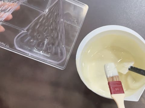 Entremets Albero di Natale con ribes rosso, ribes nero e vaniglia - 15