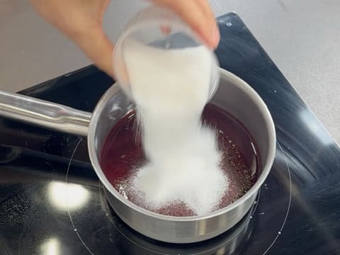 Entremets Albero di Natale con ribes rosso, ribes nero e vaniglia - 71